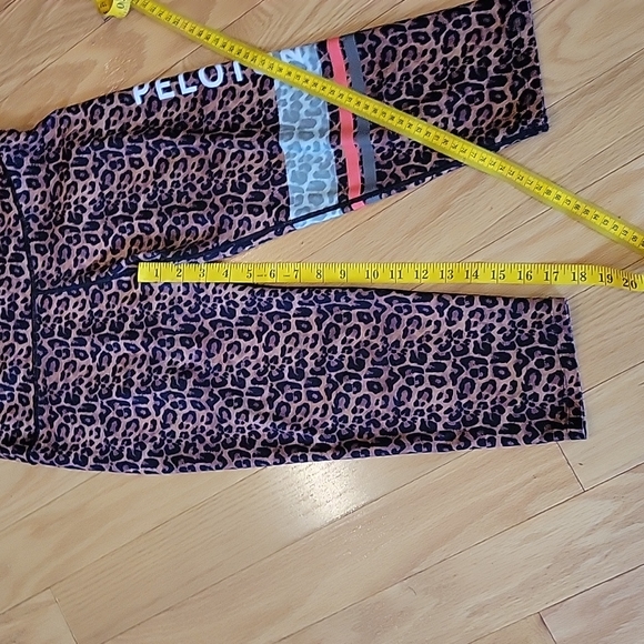 Rare WITH x Peloton Cheetah Print Capri Leggings - Picture 13 of 16